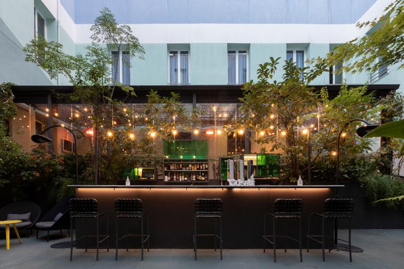 Bar