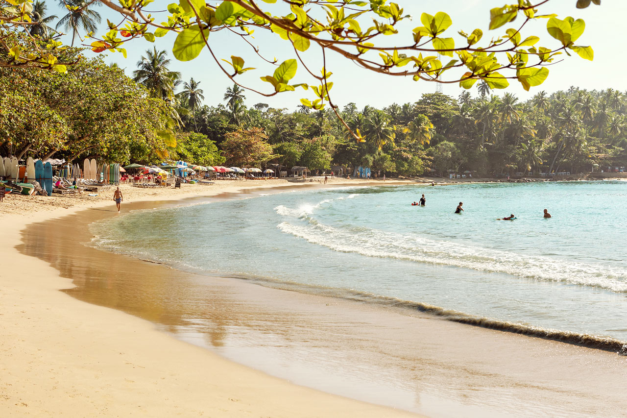 Hiriketiya Beach på sydsiden av Sri Lanka
