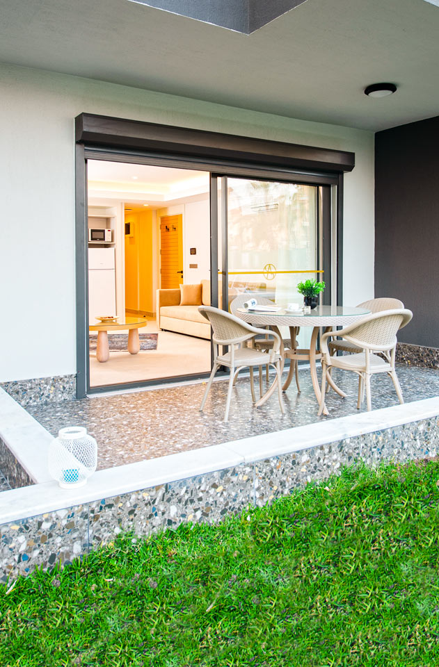 2-romsleilighet med terrasse mot bassengområdet