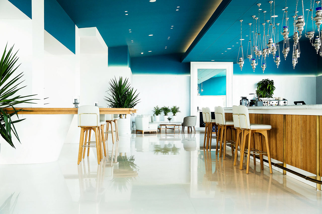 Lounge bar