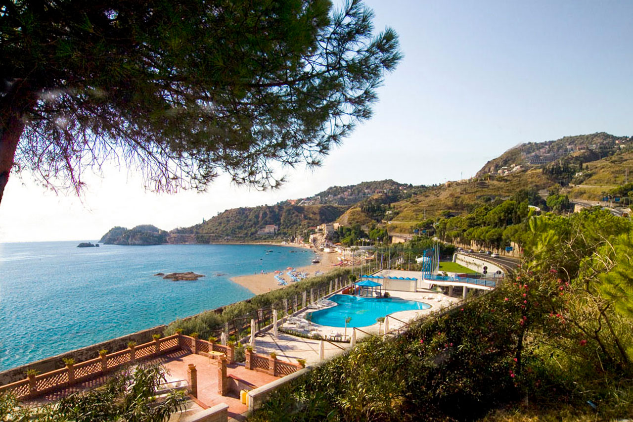 Beach Club, ca. 1,5 km fra hotellet
