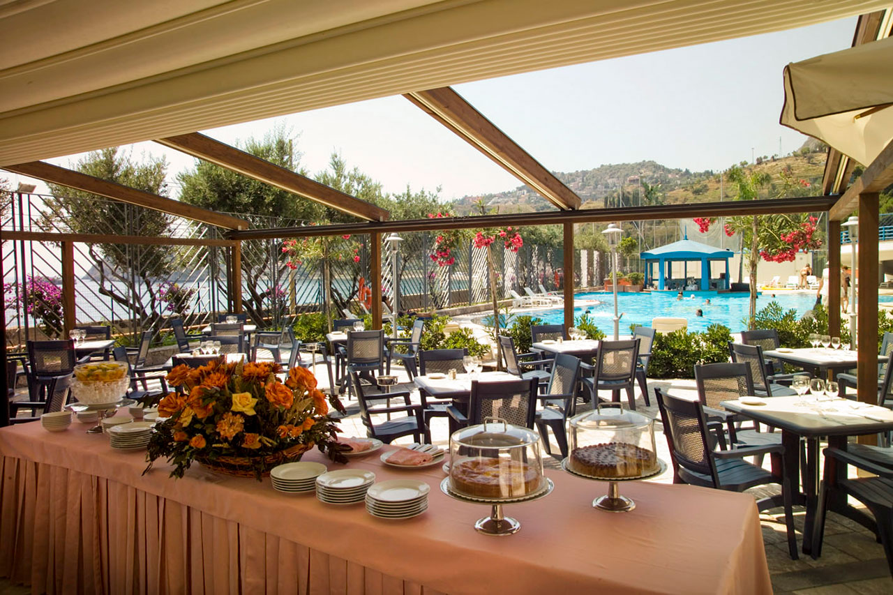 Beach Club, ca. 1,5 km fra hotellet