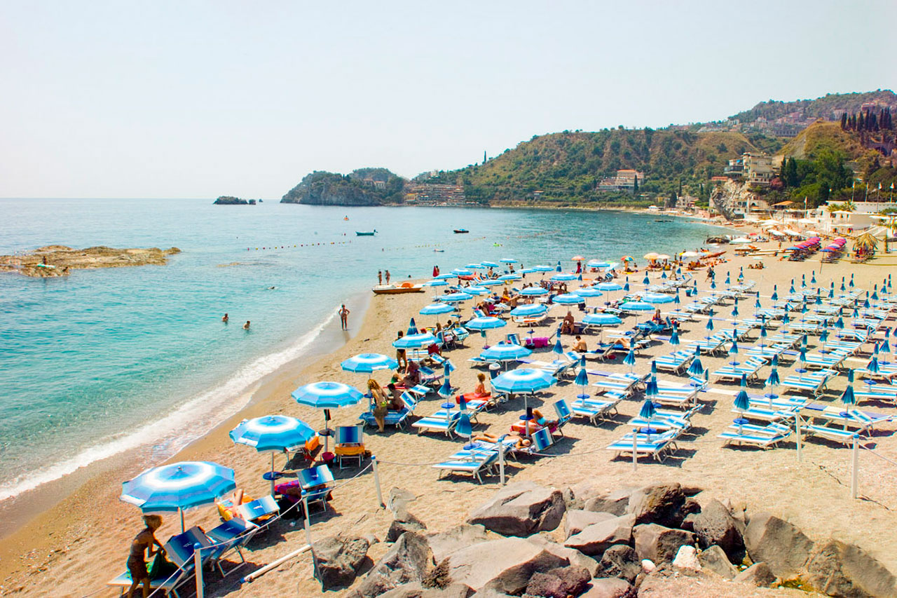 Beach Club, ca. 1,5 km fra hotellet