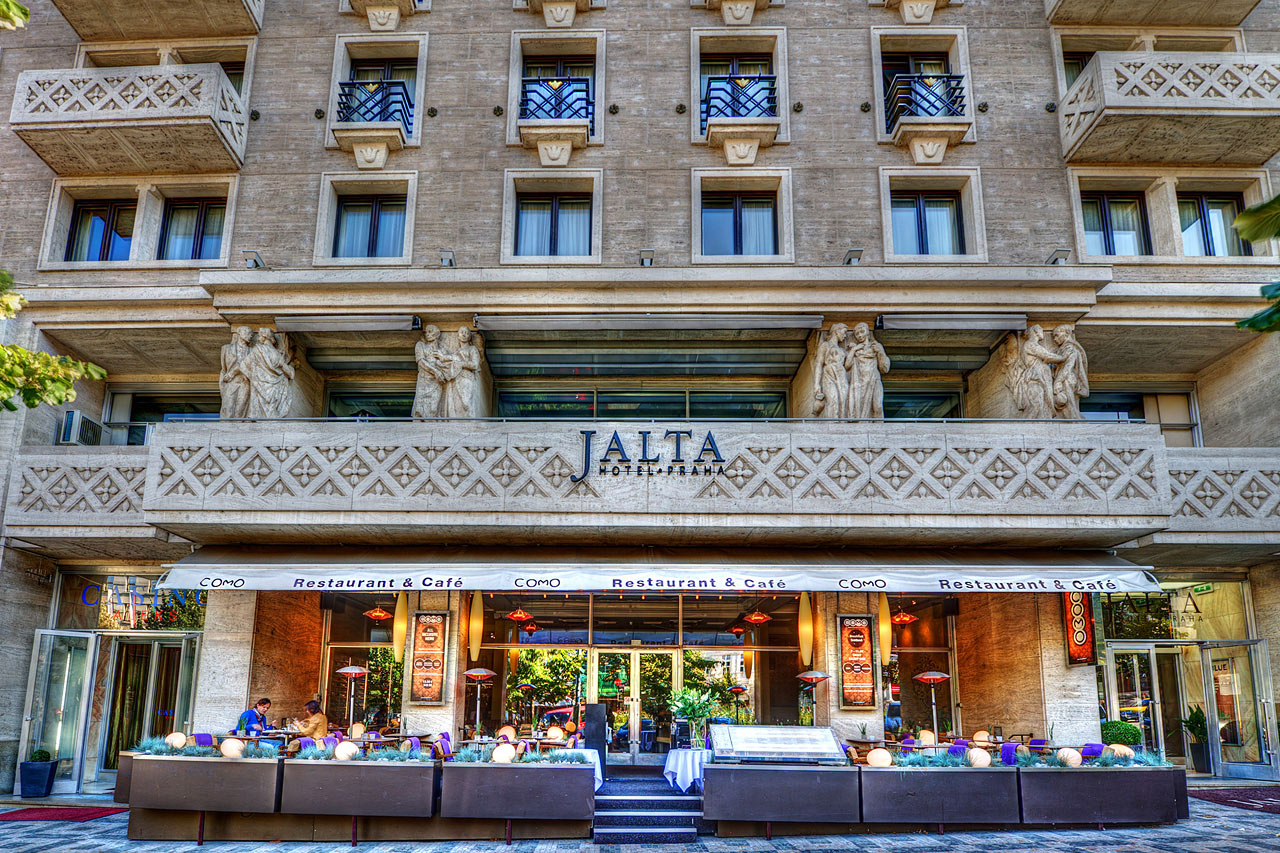 À la carte-restaurantens terrasse