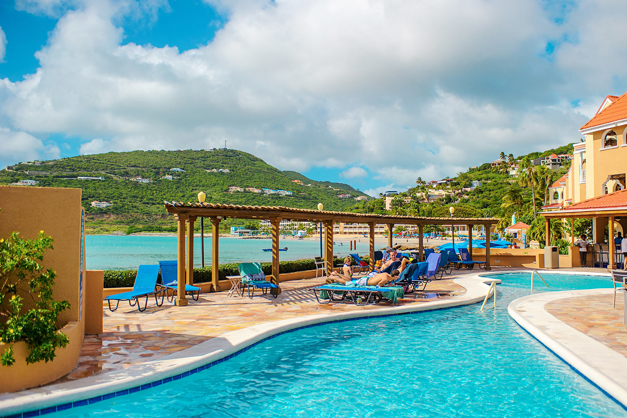 Divi Little Bay Beach Resort har flere basseng