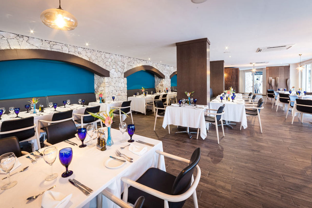 Restaurant på søsterhotellet Sonesta Maho Beach Resort, Casino and Spa