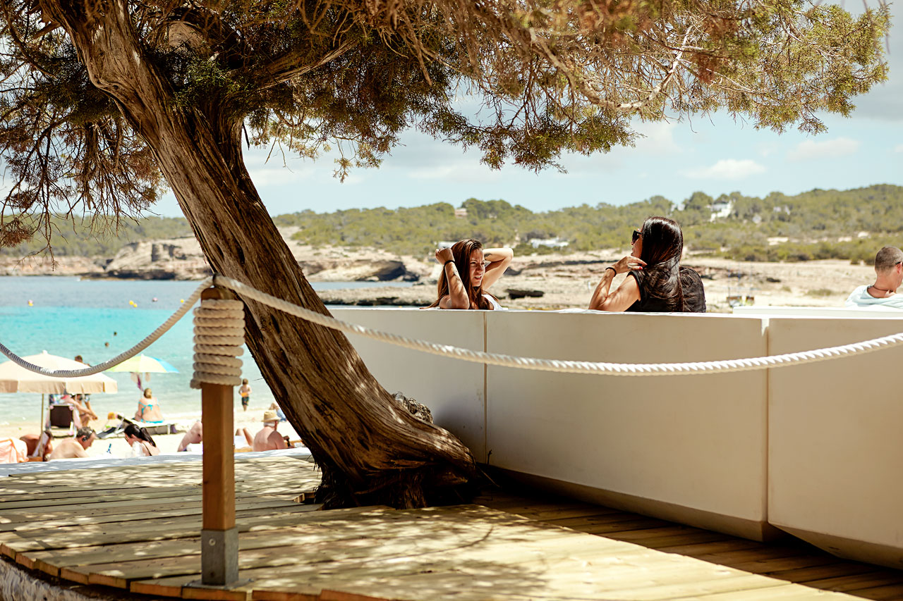 Cala Bassa Beach Club utenfor San Antonio