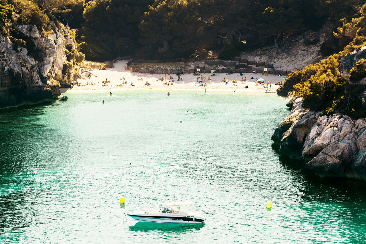 Cala Macarella i nærheten av Cala'n Bosch