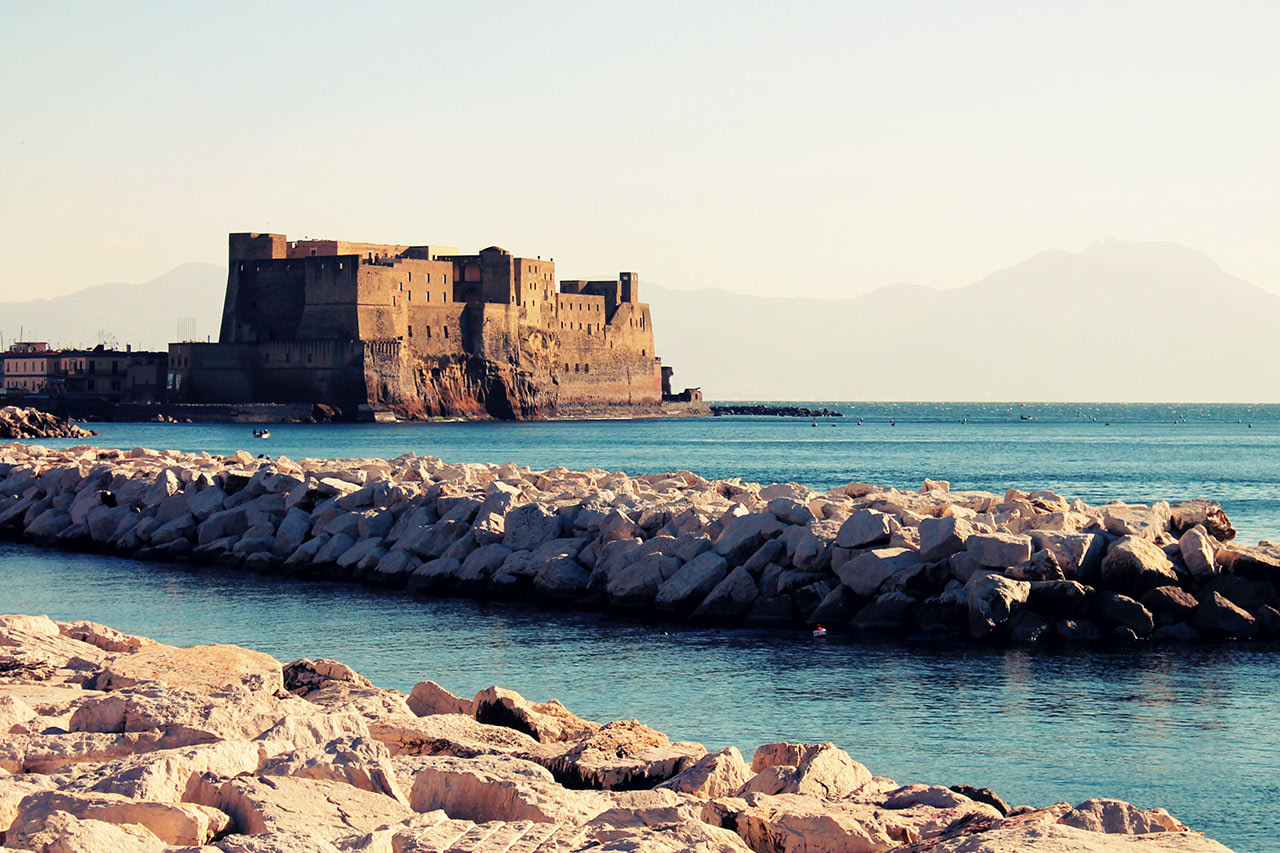 Det vakre slottet Castel dell'Ovo